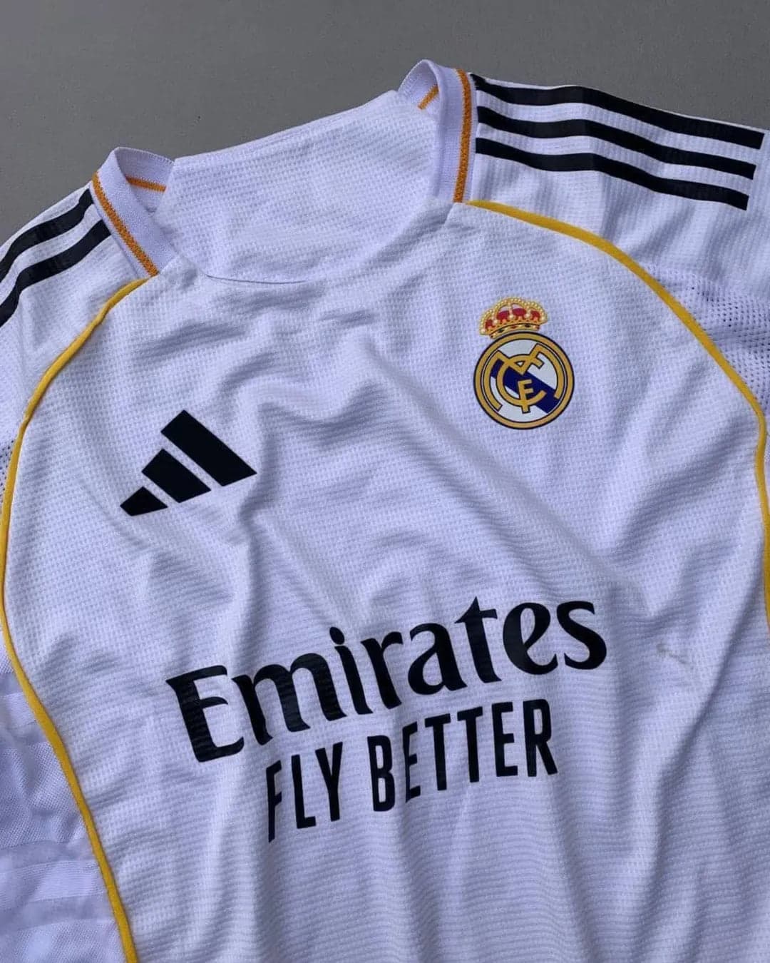 Real Madrid 2025/26 Home Jersey (Fan Version)